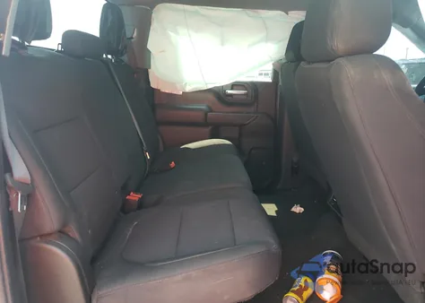 2021 Chevrolet Silverado K1500 Trail Boss Custom z USA, uszkodzony, nr VIN 1GCPYCEH0MZ431818